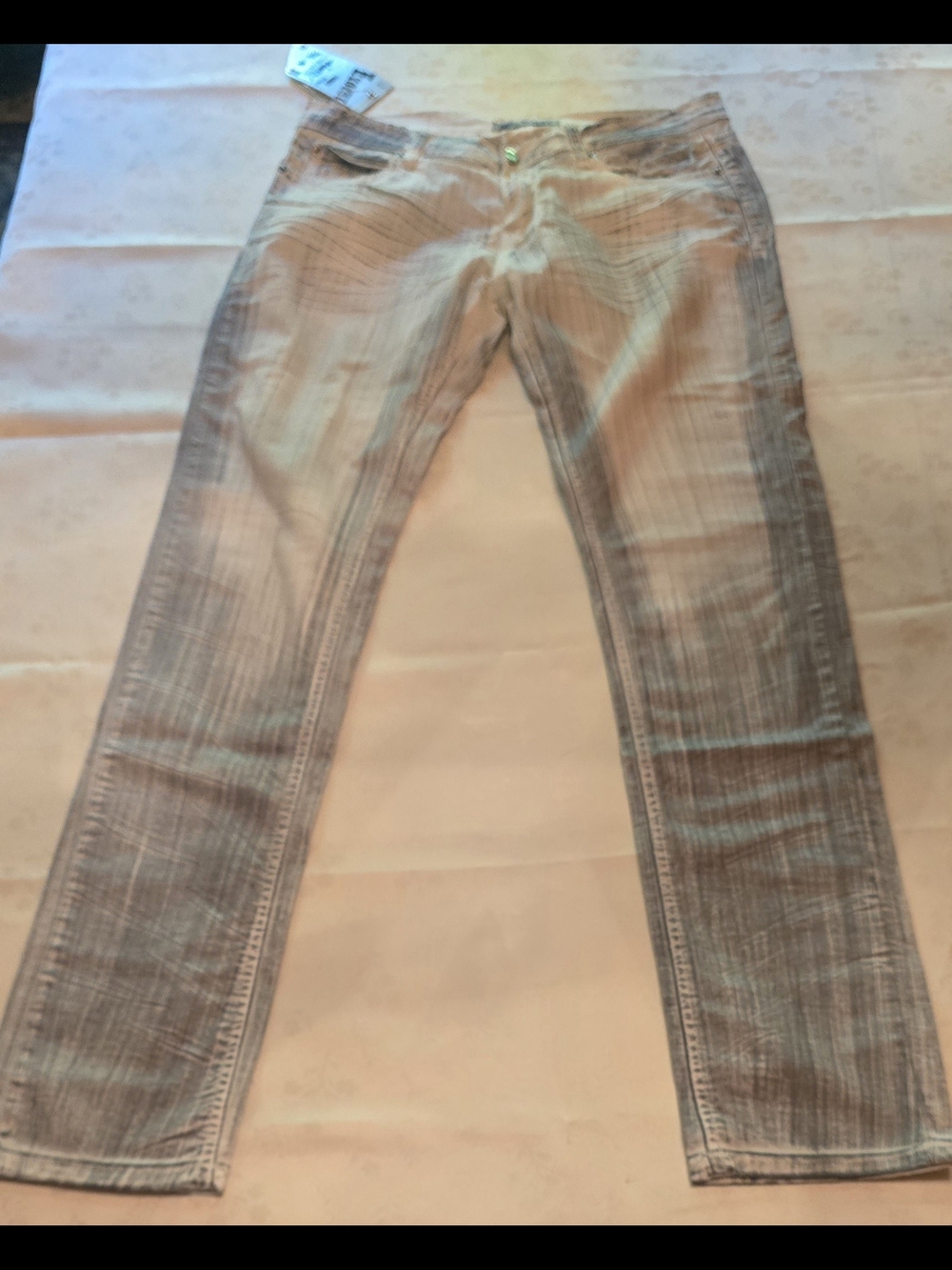 Women’s Straight Leg Jeans in Light Wash - Unbranded